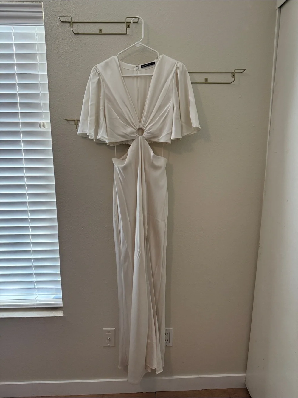 Abercrombie & Fitch sleek ivory
